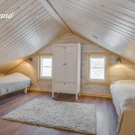 Hallahaukka Chalet *